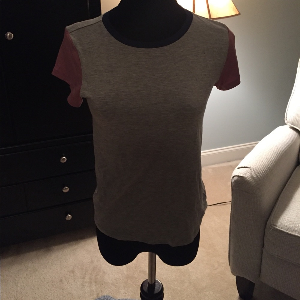 American Eagle T shirt