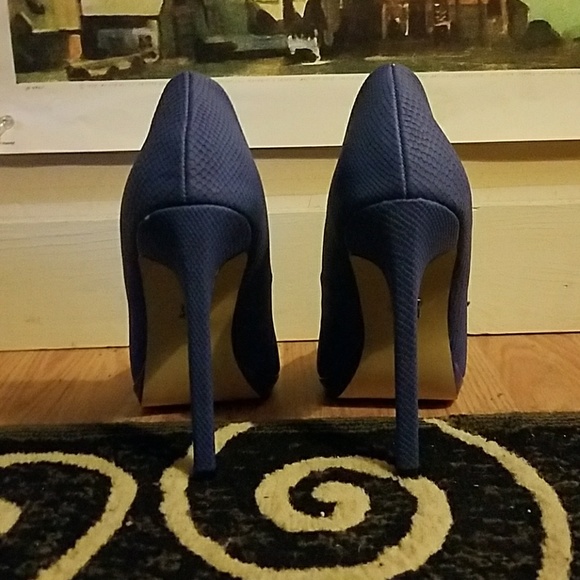 Blue Snakeskin Rock & Republic High Heels - Picture 3 of 5