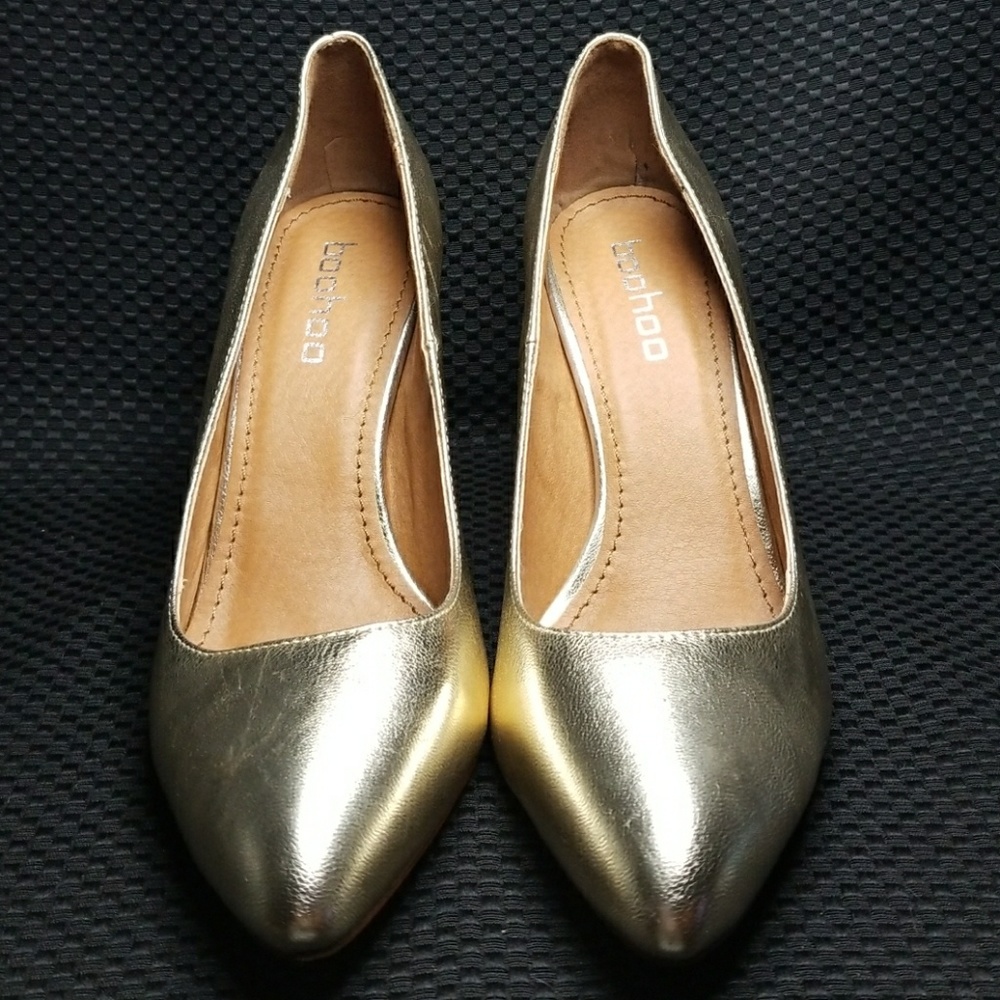BooHoo Gold Pin Ups Size 7 NEW