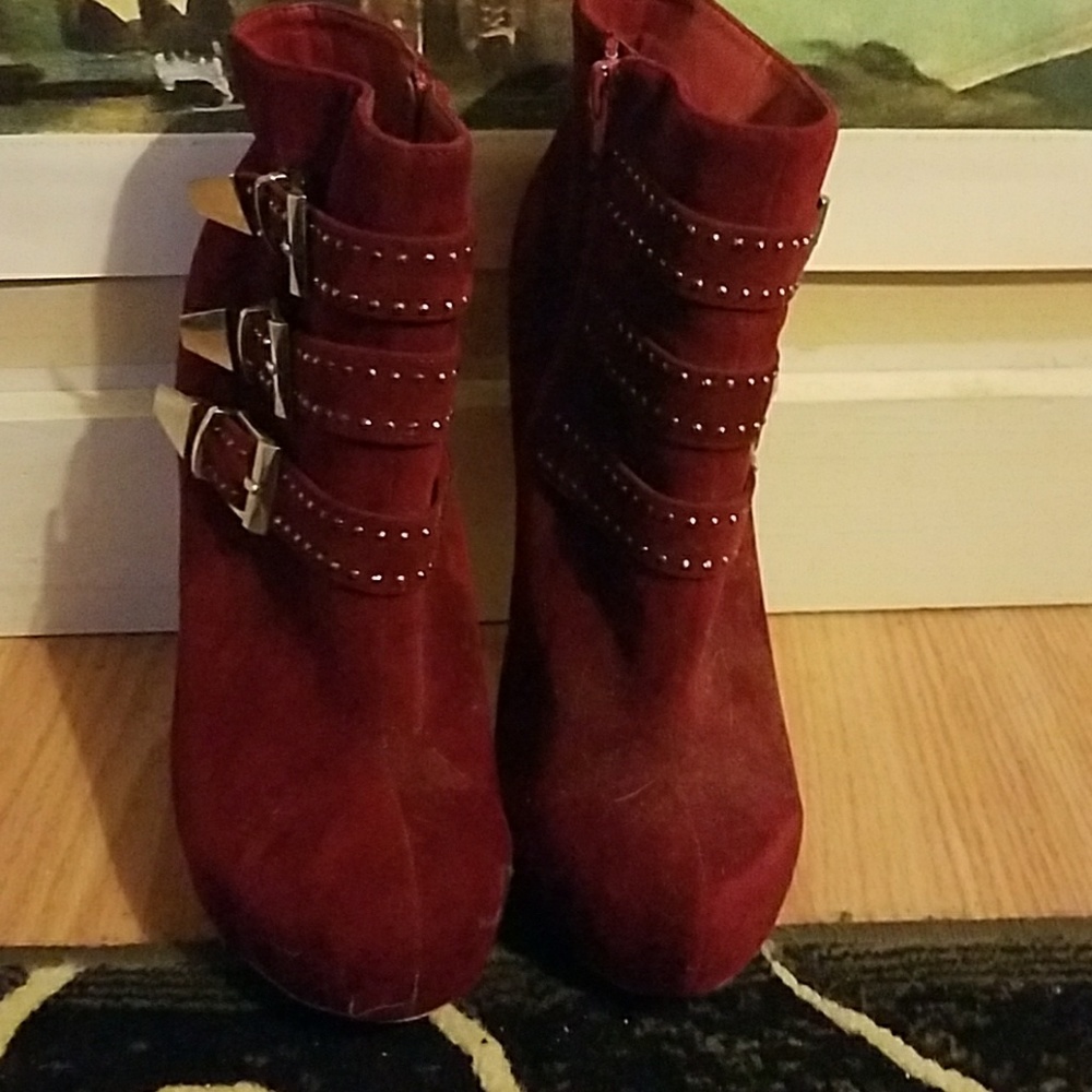 Cranberry Booties with Silver accents!