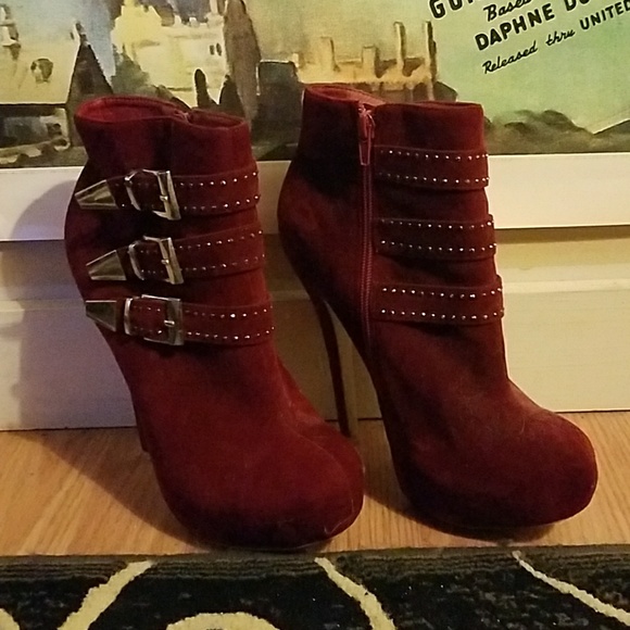 Cranberry Booties with Silver accents! - Picture 2 of 4