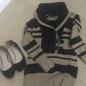 Striped sweater with buckles