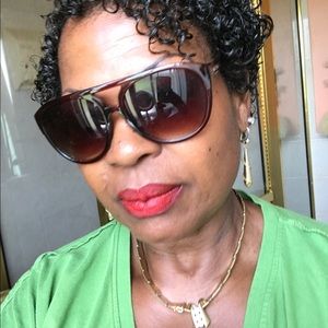 Meet your Posher, Mirna