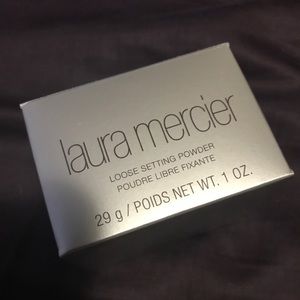 Laura Mercier Translucent Loose Setting Powder