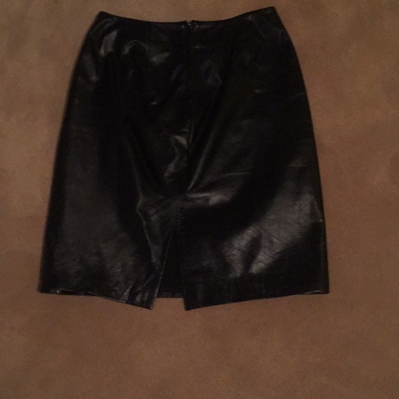 Black leather skirt - Picture 2 of 3