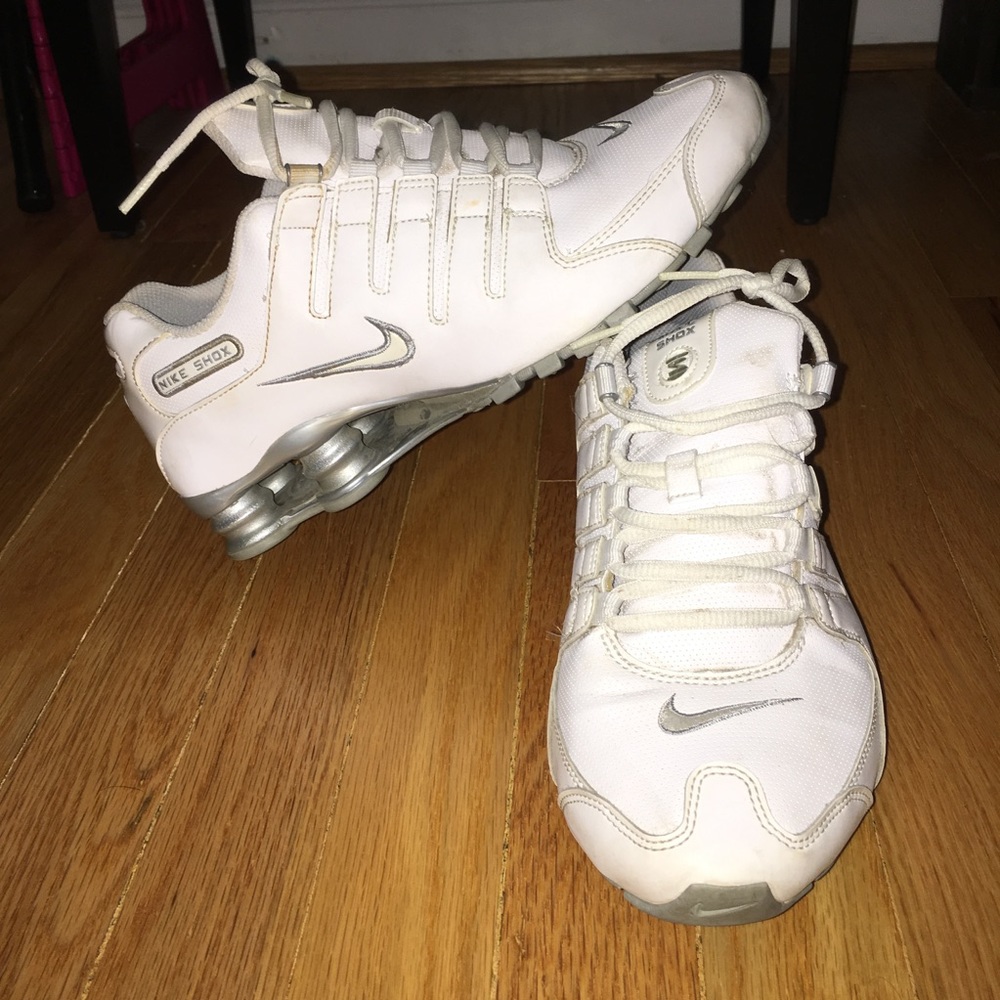 White Nike Shox