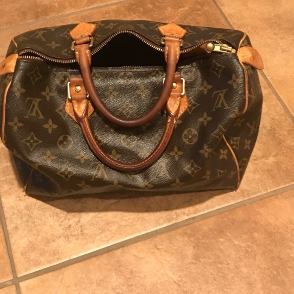 Louis Vuitton Speedy 30