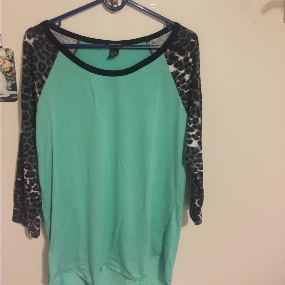 Rue 21 3/4 sleeves green and cheetah print t-shirt
