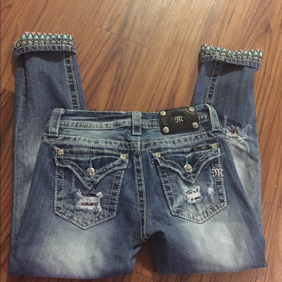 Miss Me Denim - Miss me capris. Firm