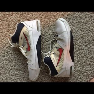 Nike Flywire basketball shoes