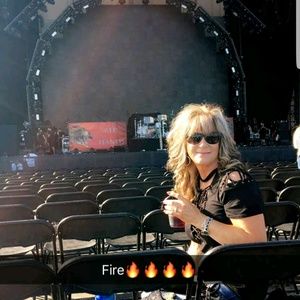 Meet your Posher, Angie