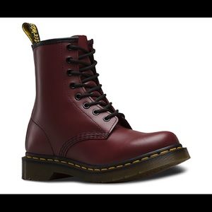 Dr Martens women's 1460 smooth in cherry red