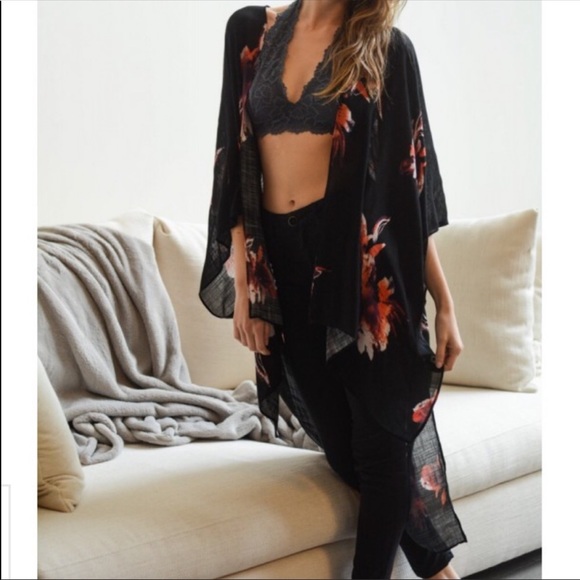 Kimono with floral print - Picture 3 of 7