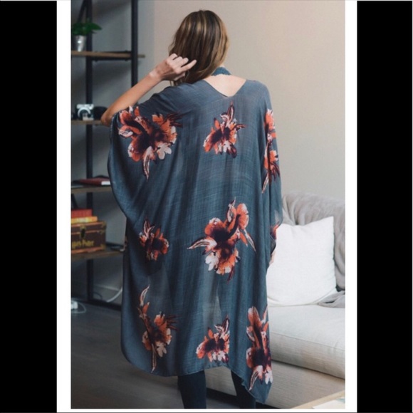 Kimono with floral print - Picture 7 of 7