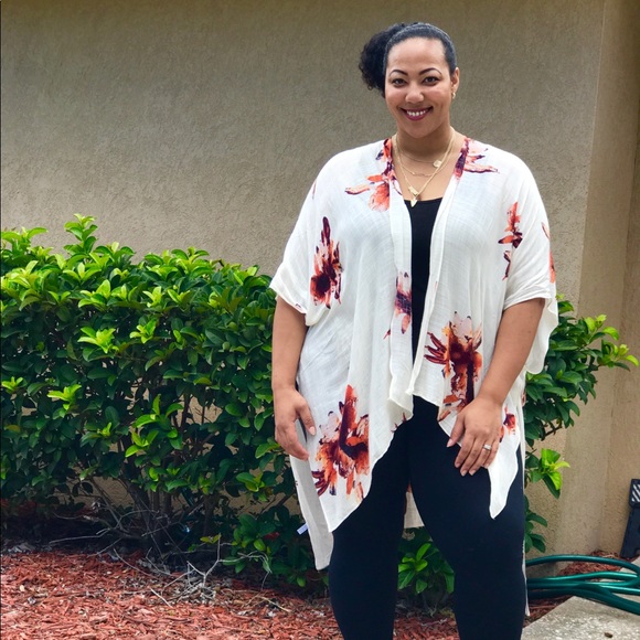 Kimono with floral print - Picture 6 of 7