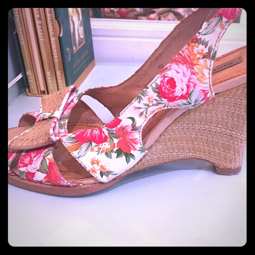 Chinese Laundry Floral Wedge Sandals