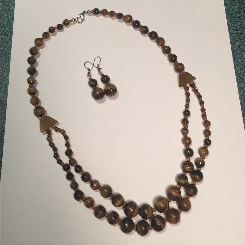Earring and necklace set