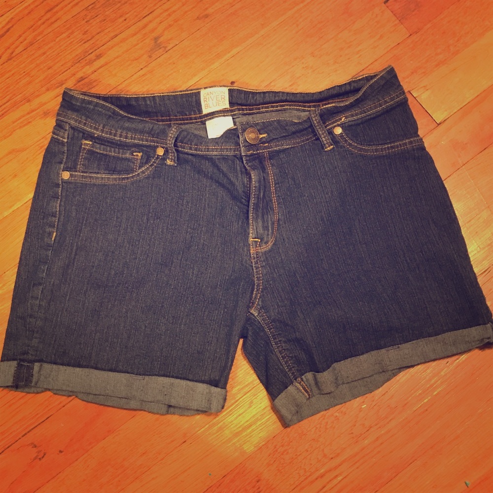 Canyon River Blues stretch denim shorts