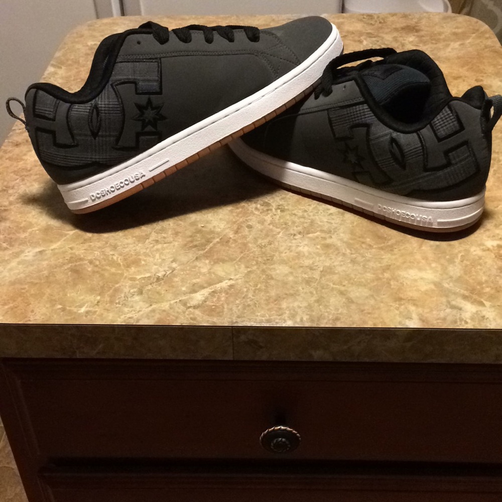 Men's DC shoes