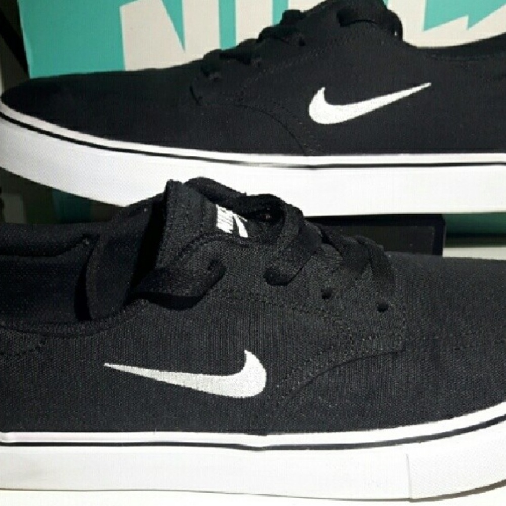 Nike sb clutch