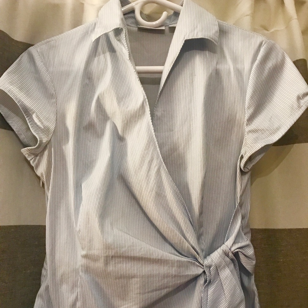 Collared wrap blouse - Picture 3 of 4