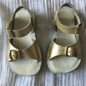 Saltwater sandals size 5c