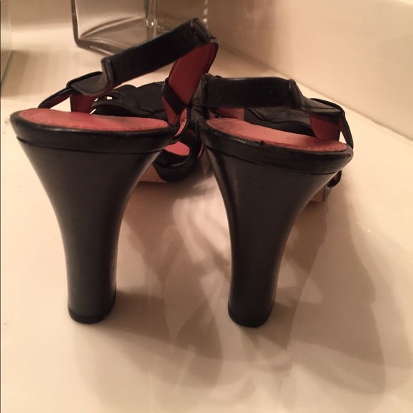 TAHARI Black Slingback Pumps. Sz. 8.5 - Picture 3 of 6