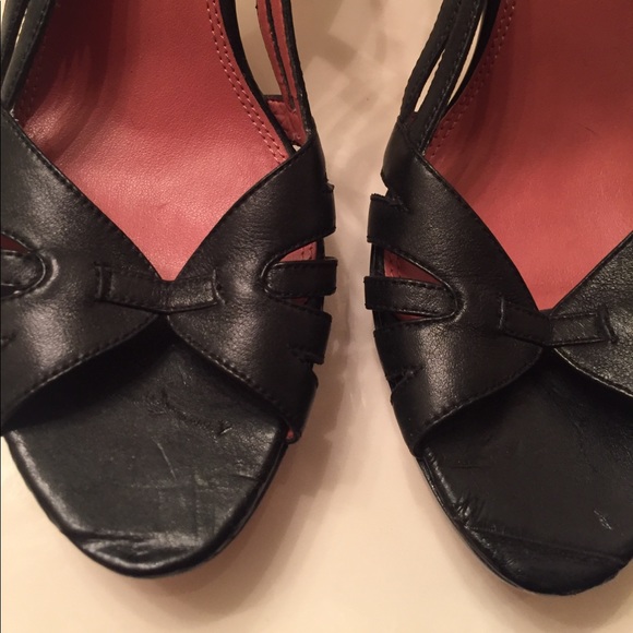 TAHARI Black Slingback Pumps. Sz. 8.5 - Picture 4 of 6