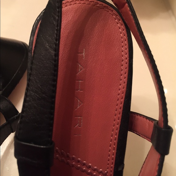 TAHARI Black Slingback Pumps. Sz. 8.5 - Picture 6 of 6