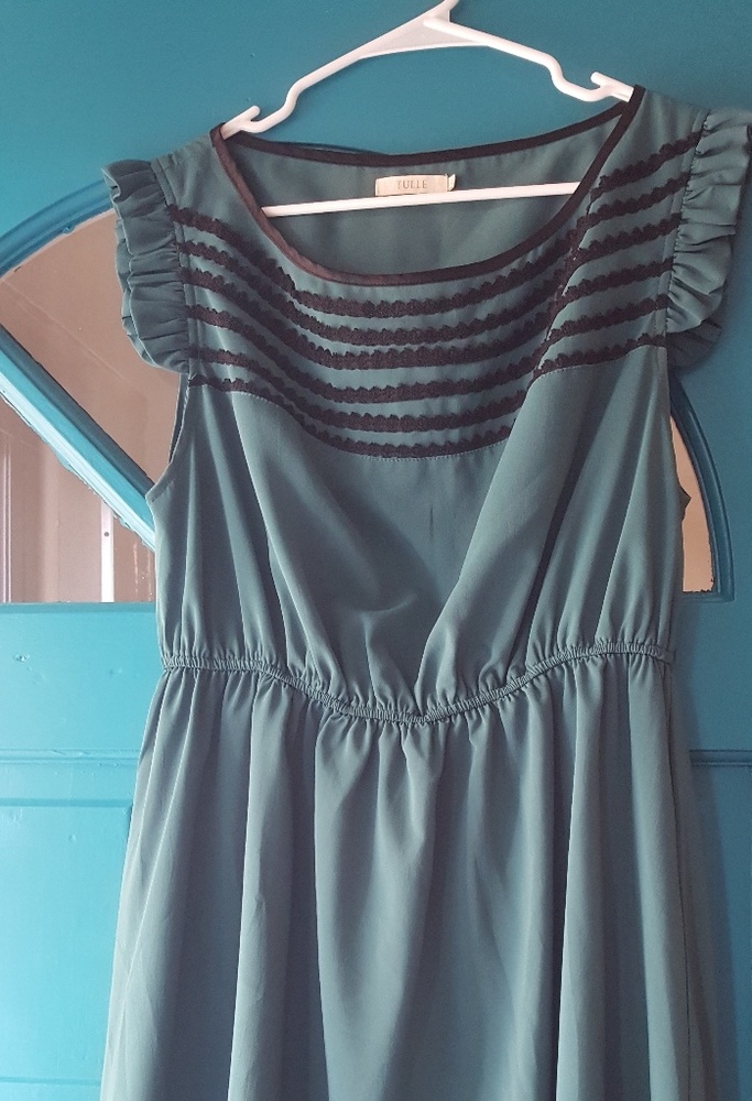 Beautiful Tulle teal sleeveless dress