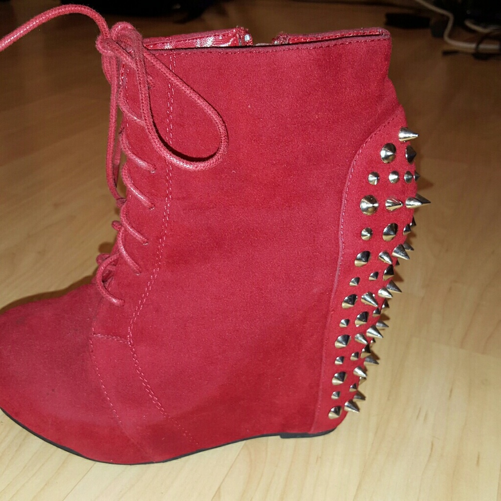 Glaze closed toe high top wedge boots