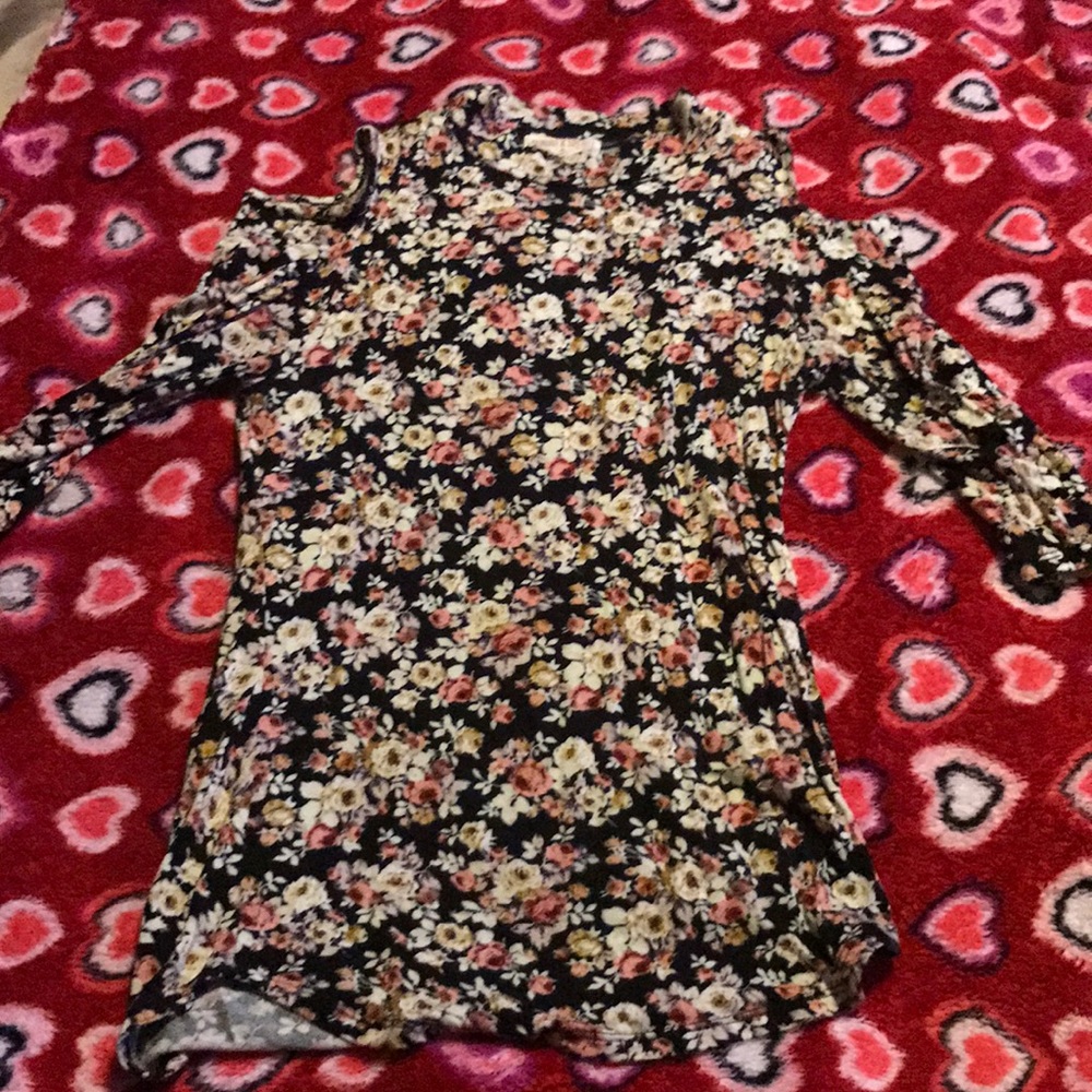 Women's shoulder cut out shirt