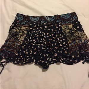 Patterned lightweight shorts