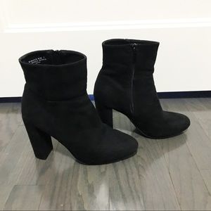 🚨SALE 🚨Black suede booties