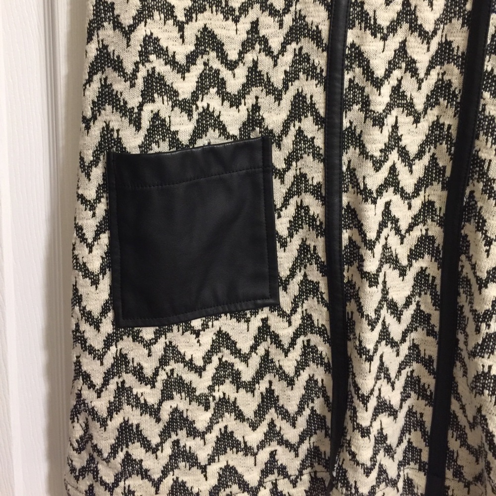 Embroidered Tunic - Picture 3 of 7