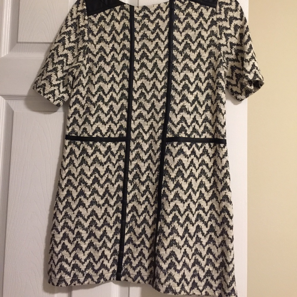 Embroidered Tunic - Picture 5 of 7