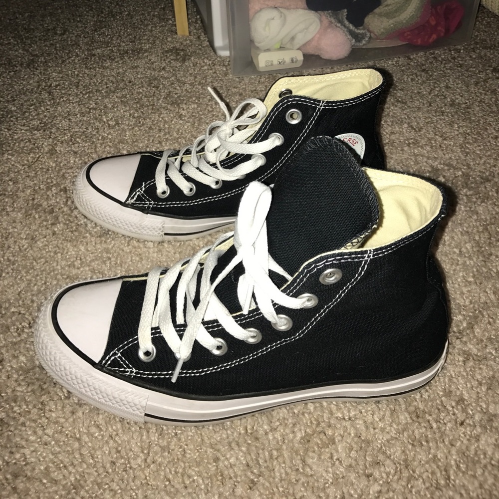 Black high top converse