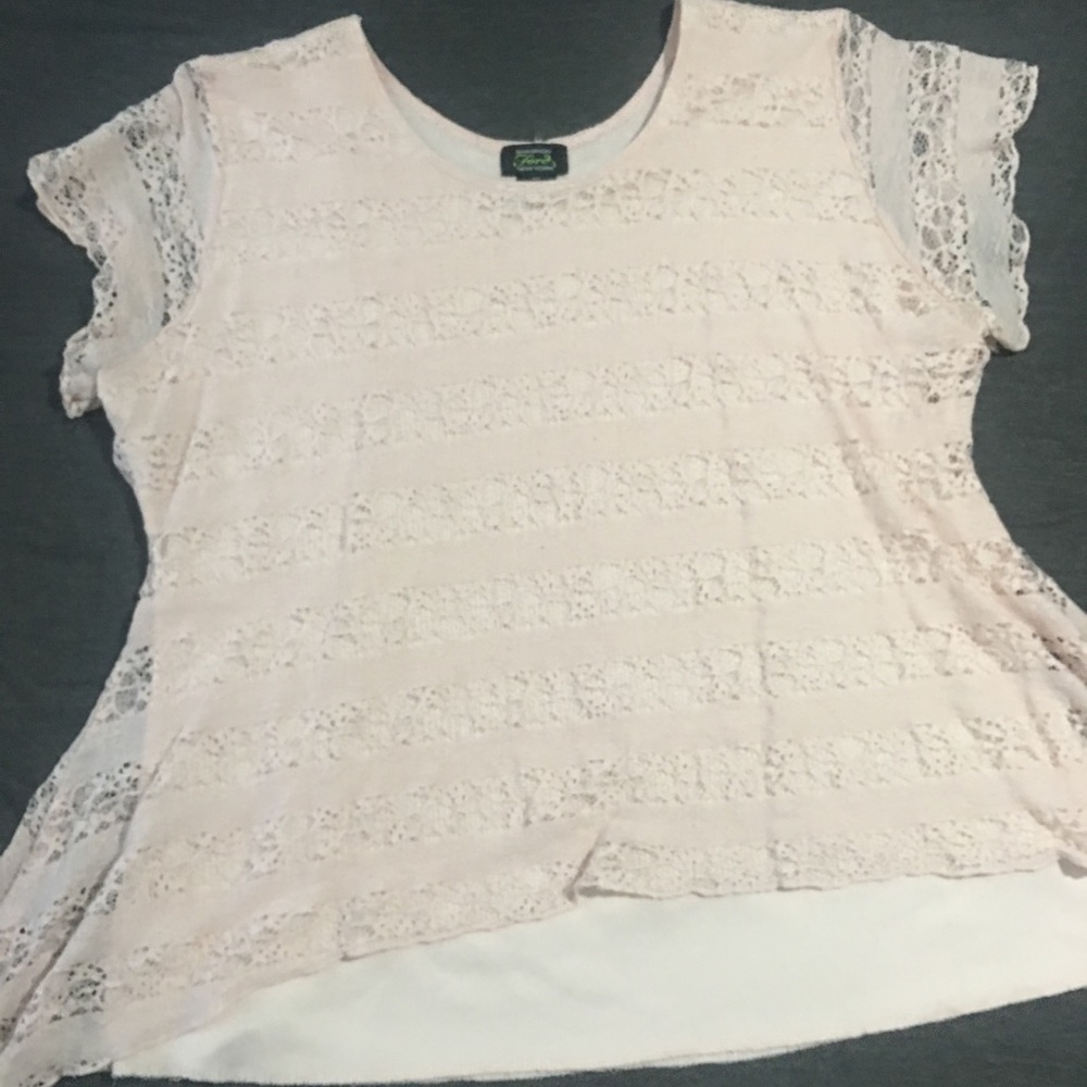 Light pink lace top 2X