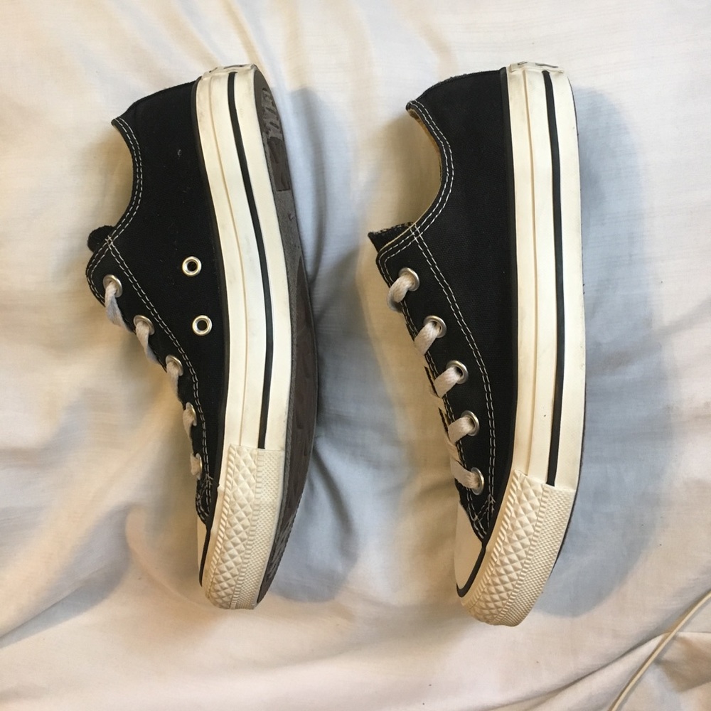 Converse - Picture 2 of 5