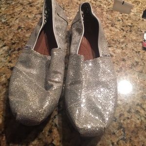 Sparkle Toms size 7.5