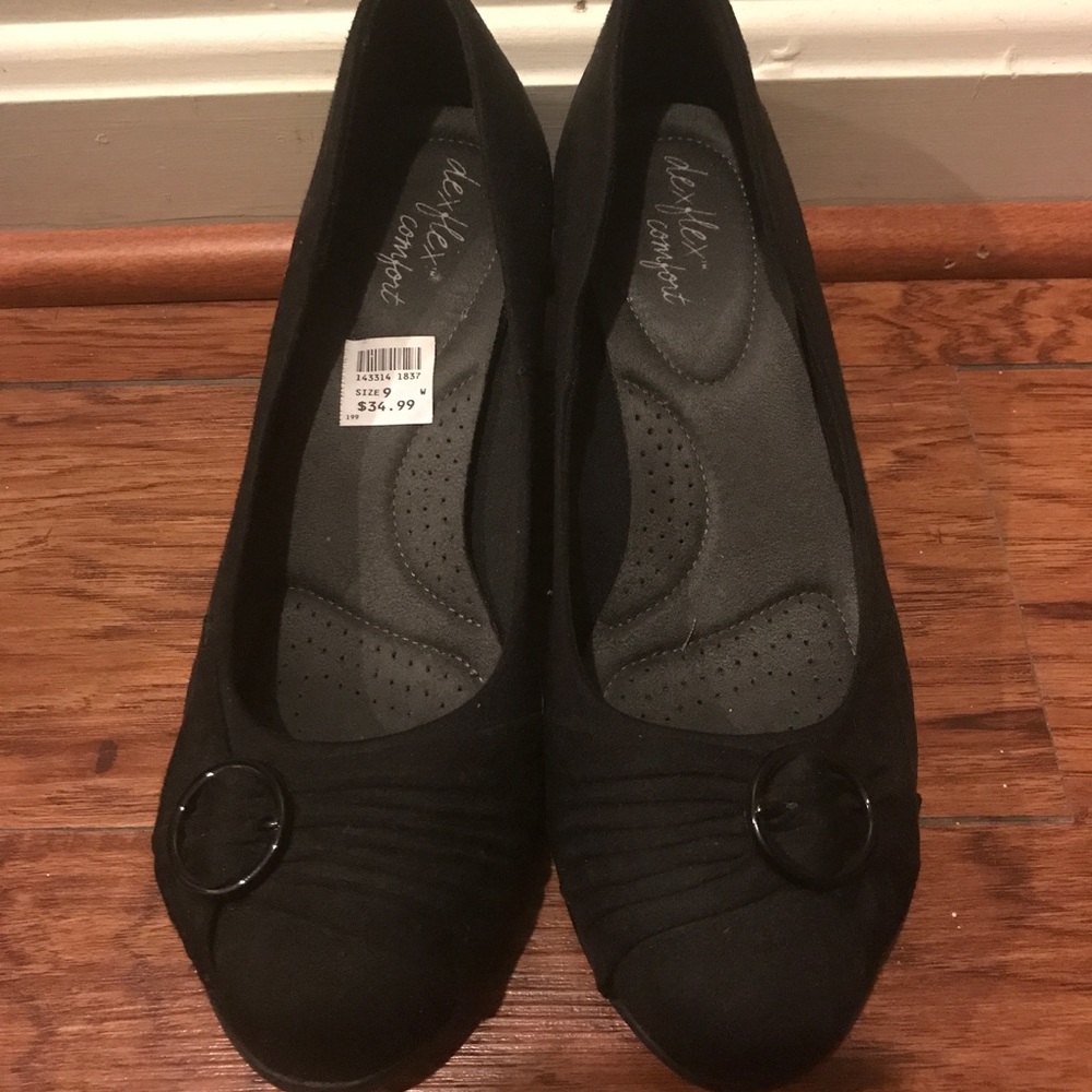 Black wedges