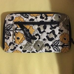 Brand new Vera Bradley wallet