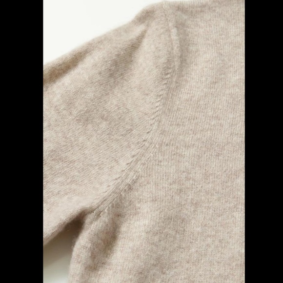 ♥️BACK IN STOCK💕Soft 100% cashmere tan sweater - Picture 3 of 4