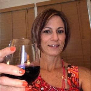 Meet your Posher, Laurie