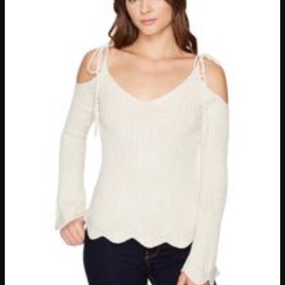 Romeo & Juliet shoulder tie sweater. - Picture 2 of 8