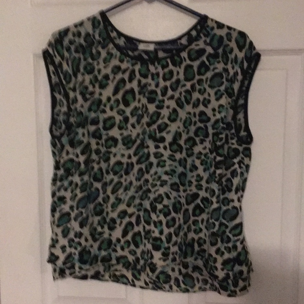 Cabi top