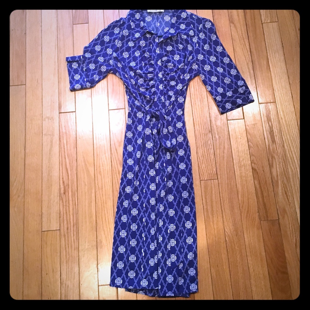 Blue/white chain design button-down wrap dress