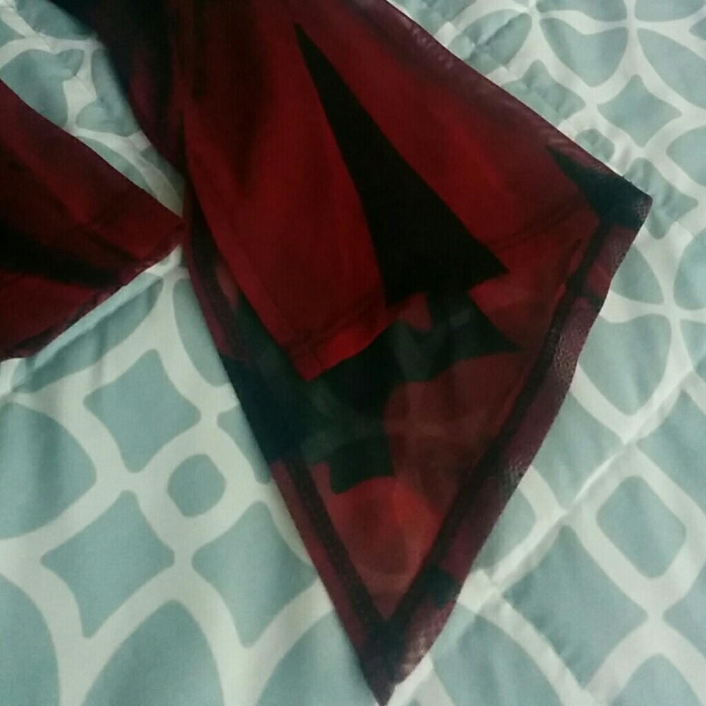 Beautiful top! - Picture 3 of 4