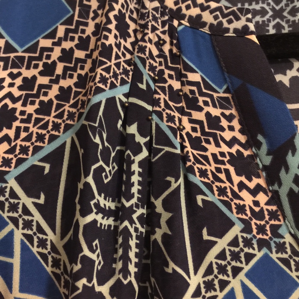 Beautiful Print Blouse - Picture 5 of 7
