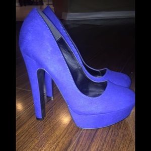 Royal Blue Pumps!